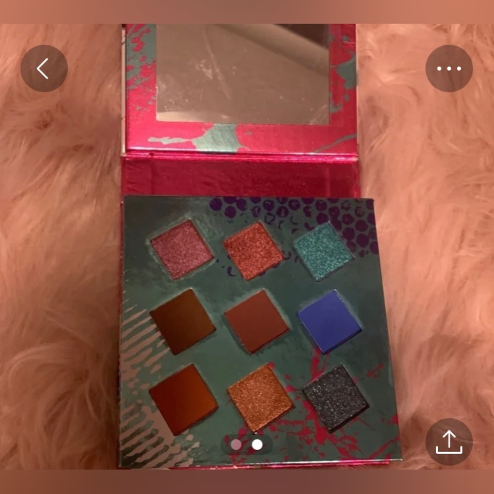 Very pretty eyeshadow palette